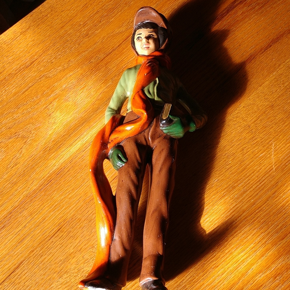 CR VINTAGE Hand Painted Newsboy Ceramic Figurine resembles a young Elvis